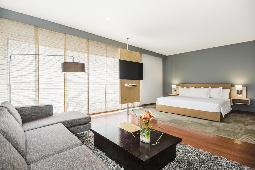 Hotel Cosmos 100 Executive 4*