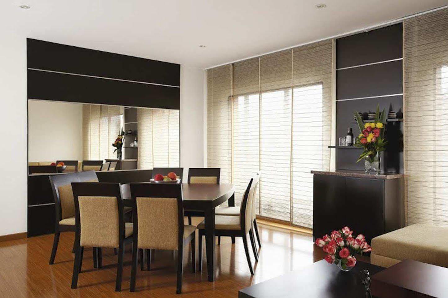 Cosmos 100 Executive Hotel 4*