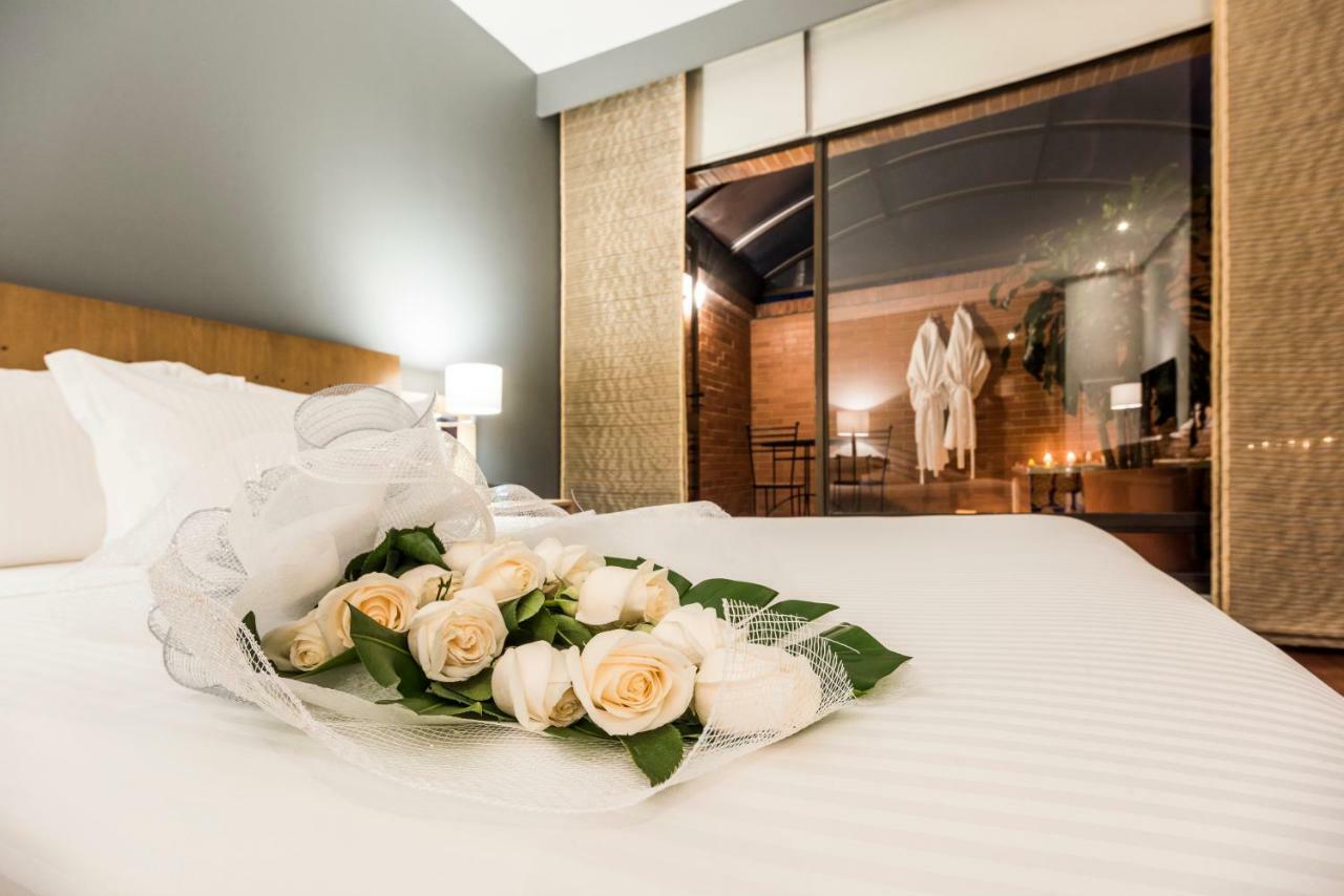 Hotel Cosmos 100 Executive 4*